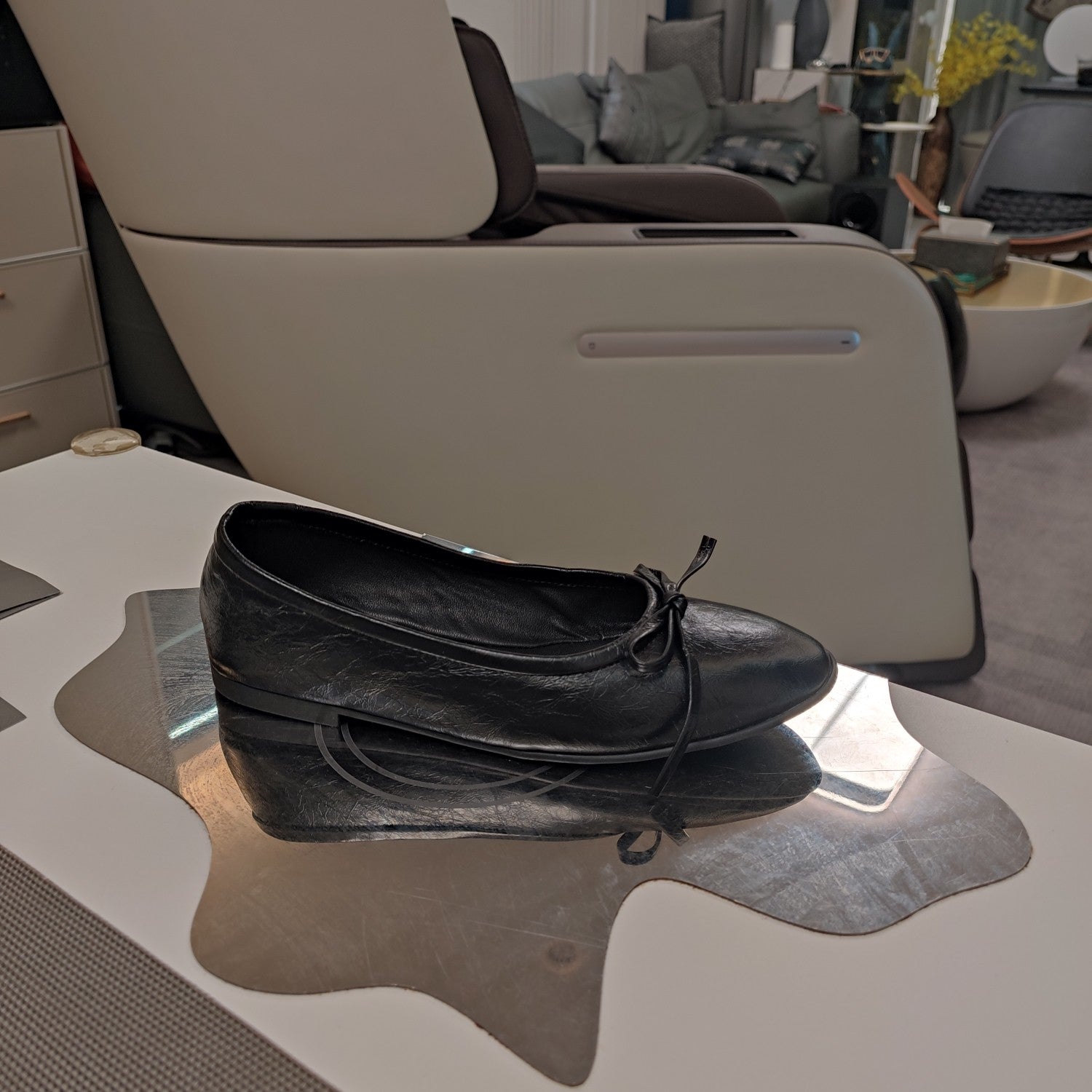 RHINESTONE BALLET FLATS WITH BOW IN BLACK WAX-OIL SHEEPSKIN