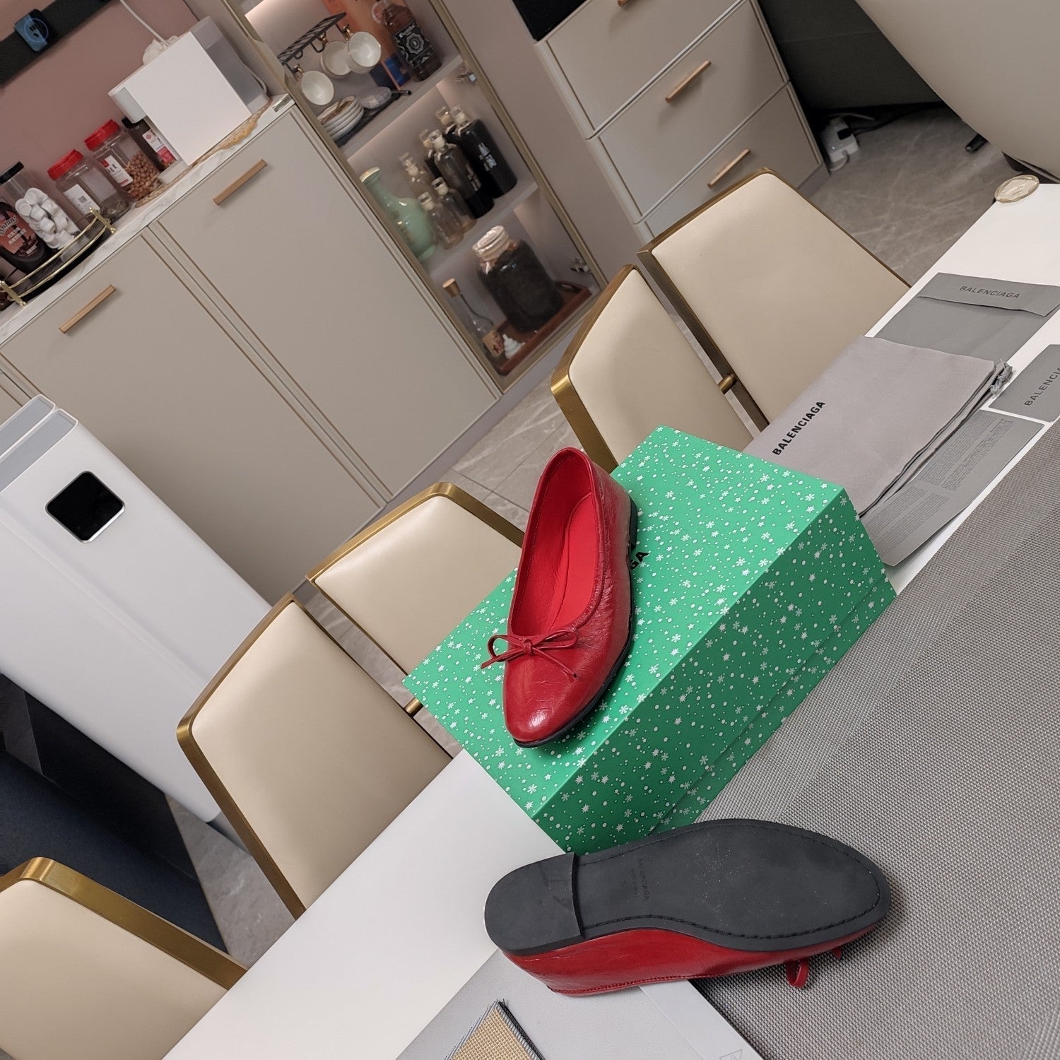 RHINESTONE BALLET FLATS WITH BOW IN RED WAX-OIL SHEEPSKIN